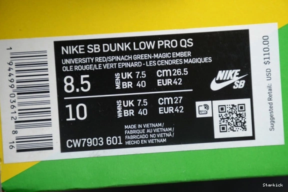 low"strawberry SB CW7093-601 cough" Dunk Nike 0108